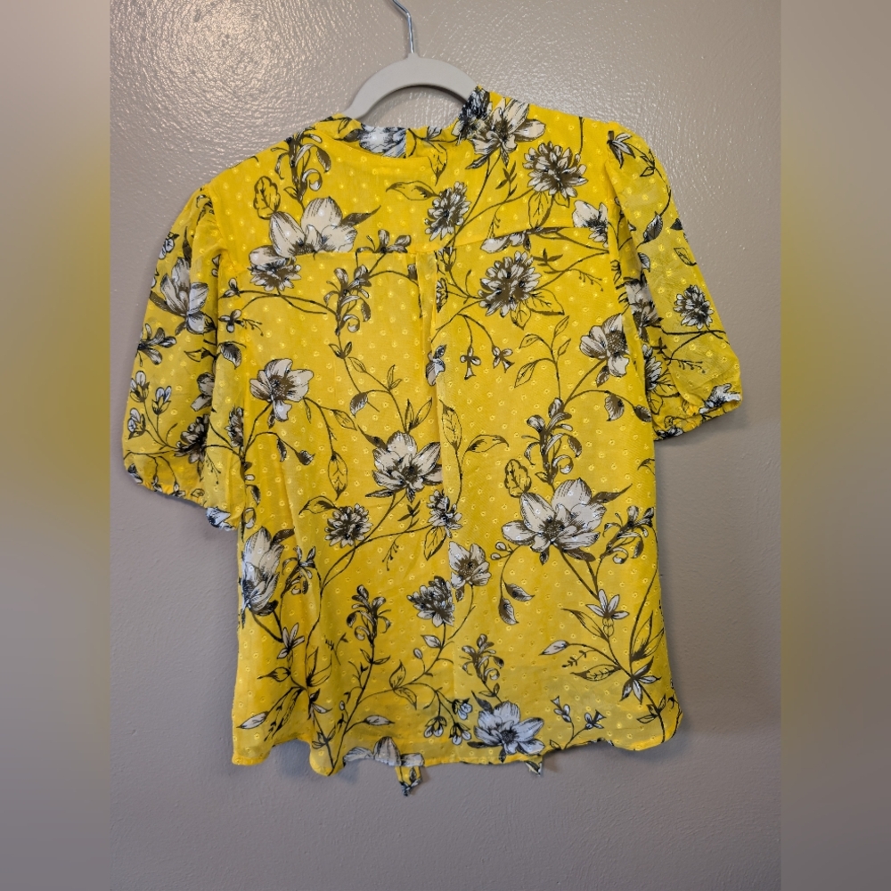 Floral yellow top, size large with an under layer.